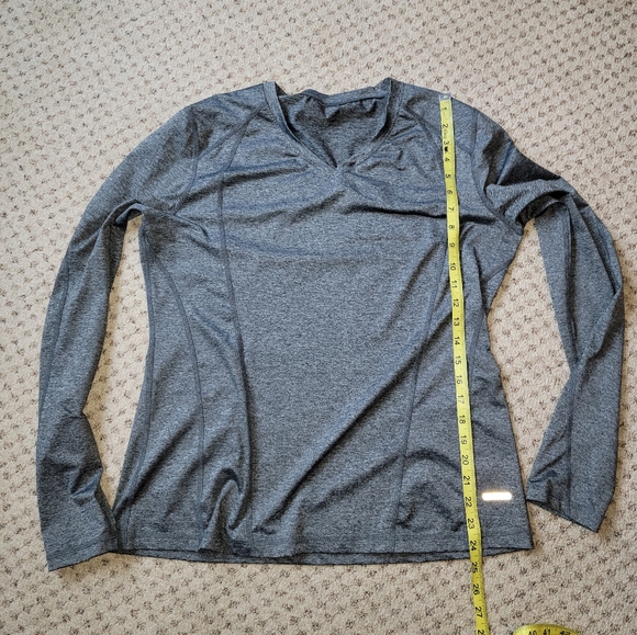 One tooth long sleeve - Picture 3 of 4